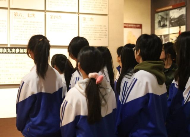 孩子生長的中心孩子的品格品德習慣等都是在家長教育中養成的