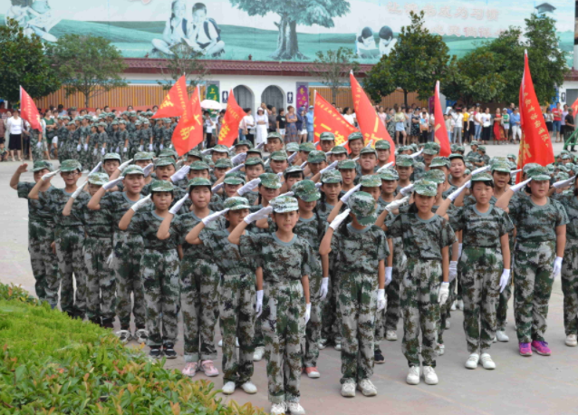 高等校園應重視軍事訓練將講堂教育和軍事訓練有機結合起來
